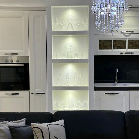טיראנה Tam Serviced 2Bdr Apartment City Center No6 מראה חיצוני תמונה
