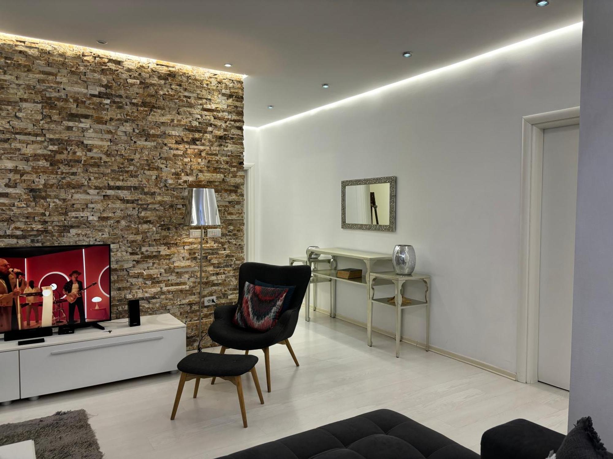 טיראנה Tam Serviced 2Bdr Apartment City Center No6 מראה חיצוני תמונה